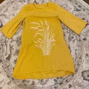 Yellow Linen Like Dress with stitched sea grass women’s medium
3/4 sleeve